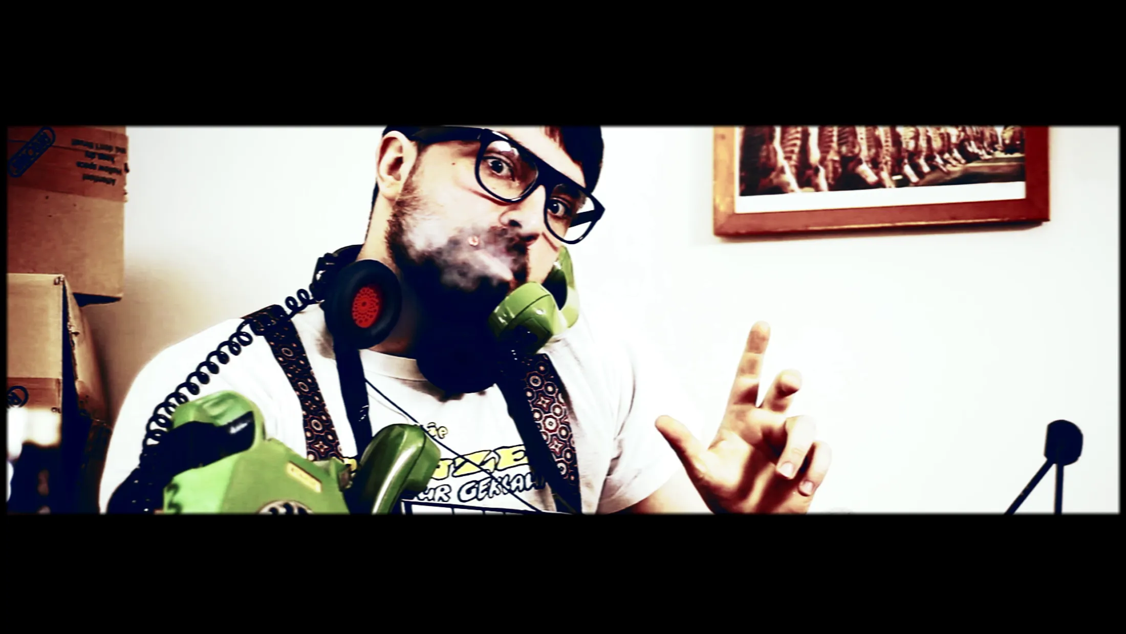 Scene from the music video ‘businessman’ directed by Jan Engelhardt