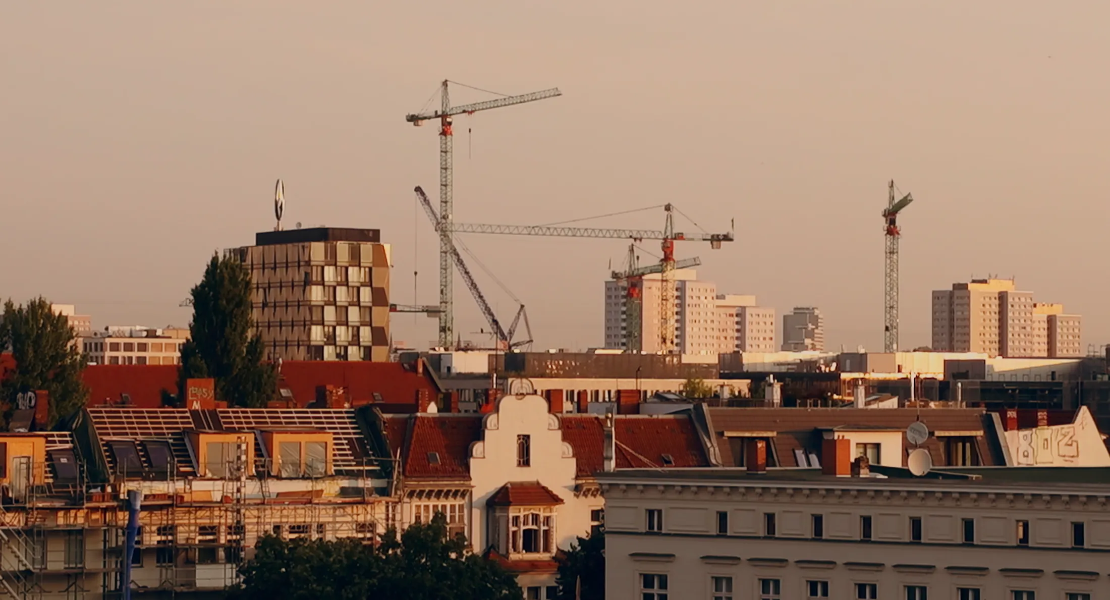 The Kiez documentary shows Berlin Kreuzberg early in the morning