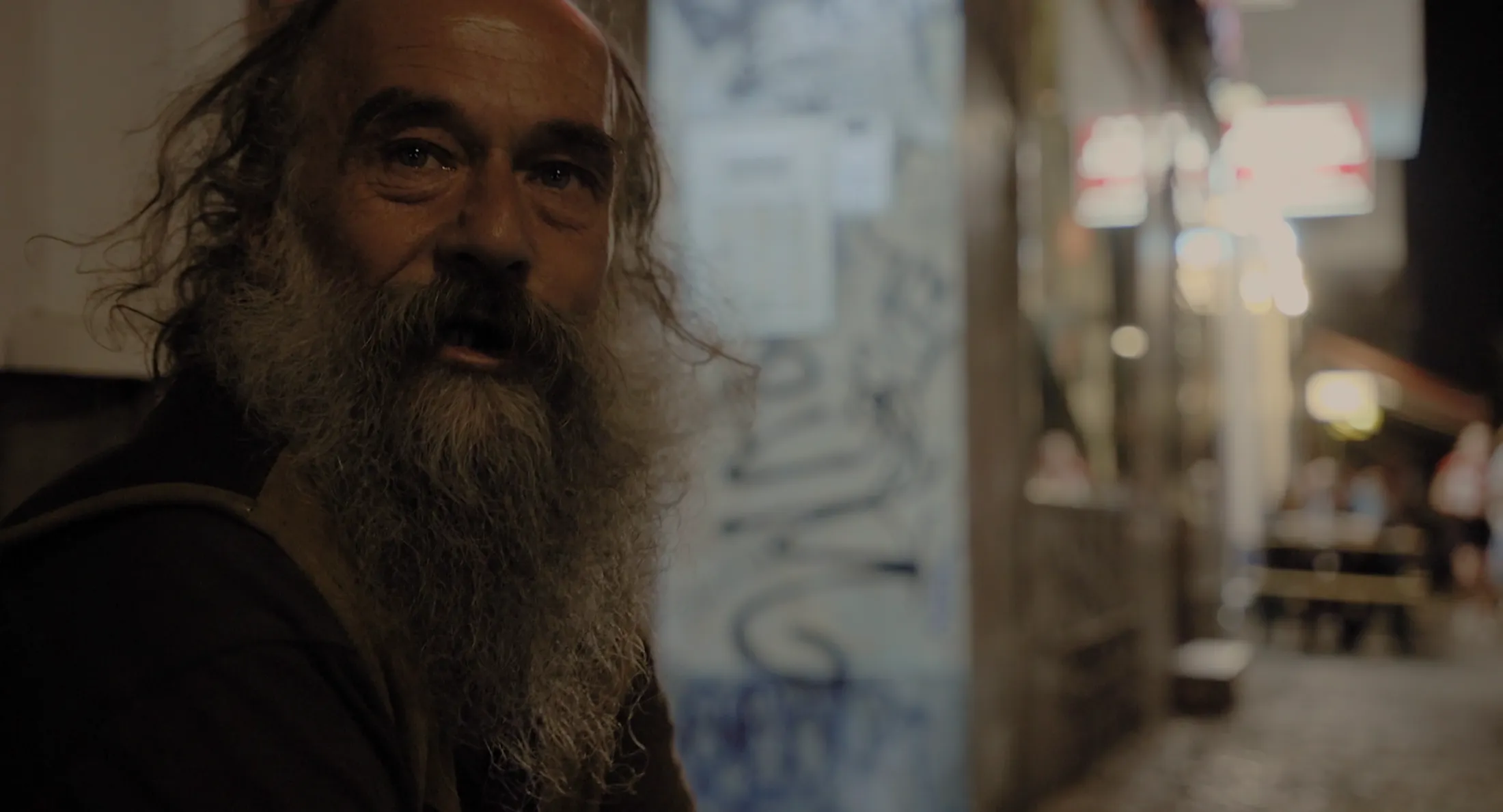 Nighttime encounter in Berlin Kreuzberg