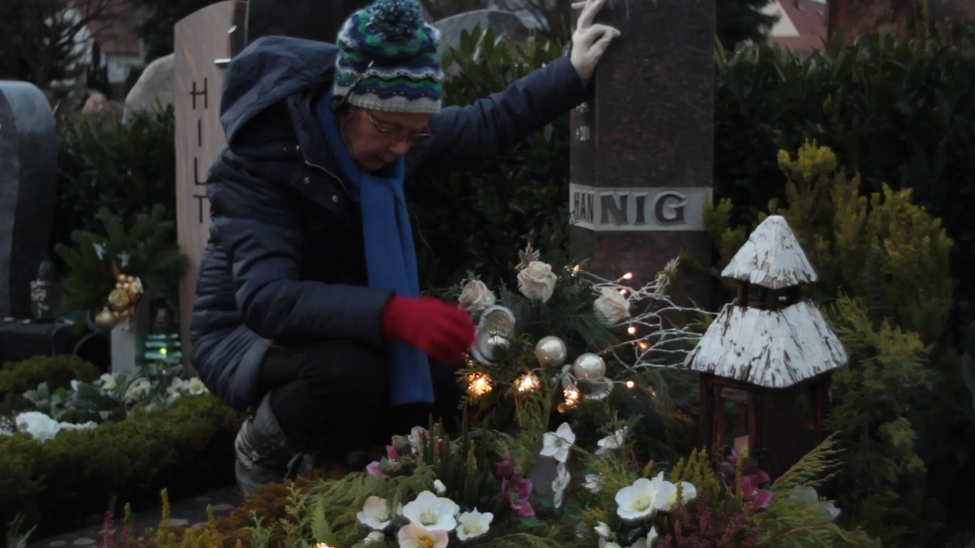 Christmas decorations for the grave.