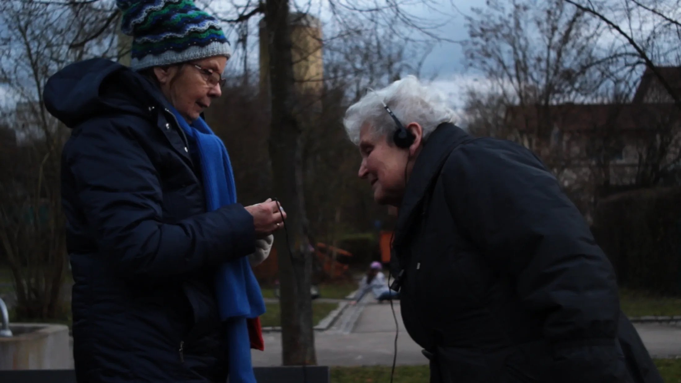 Mrs Glück is listening to Christmas songs.